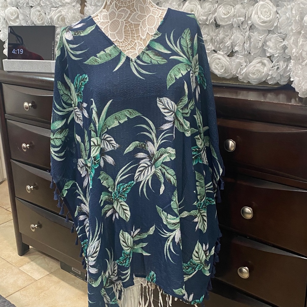 Beach  cover up Blue and Green Leaf Print Poncho
